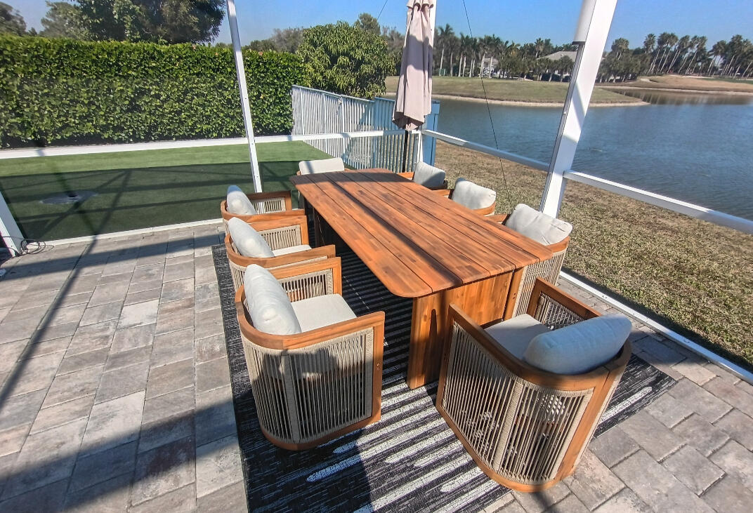 Outdoor furniture assembly Outdoor furniture assembly